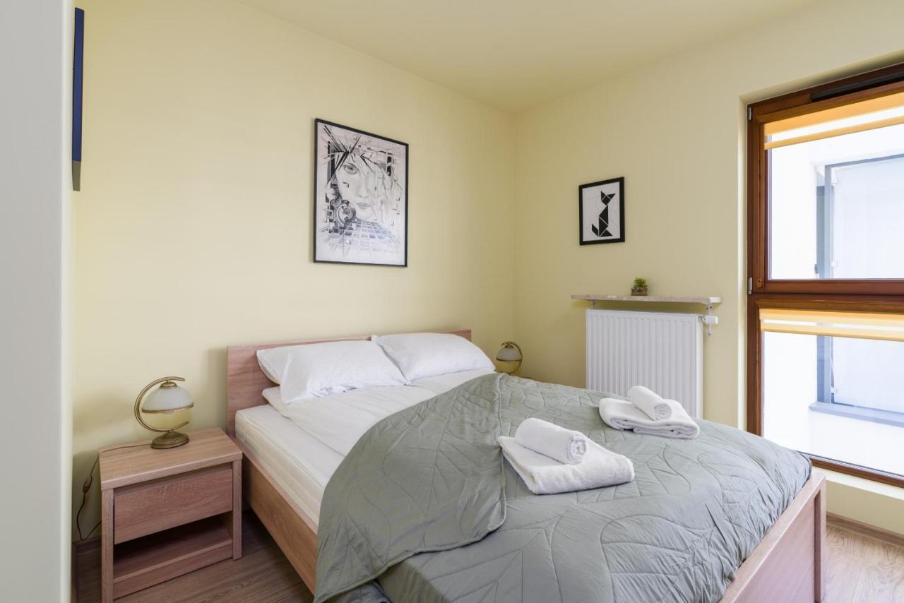 Bukowska 18 Mtp By Renters Apartment Poznan